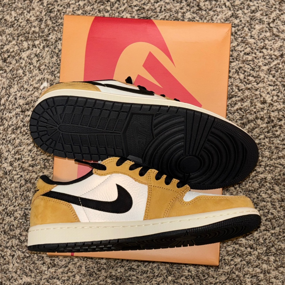 Air Jordan 1 low OG ‘R.O.T.Y’ NEW Sz. 8 men’s - Picture 6 of 8